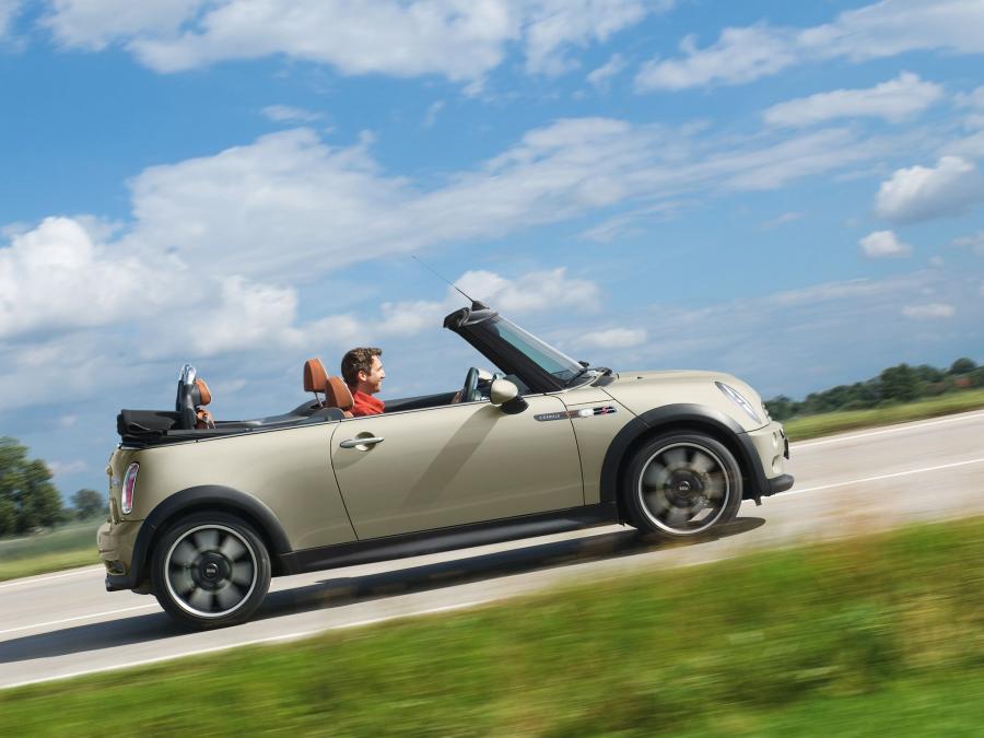  Mini Cooper S Cabrio Sidewalk 2006 года  (фото 19 из 19)